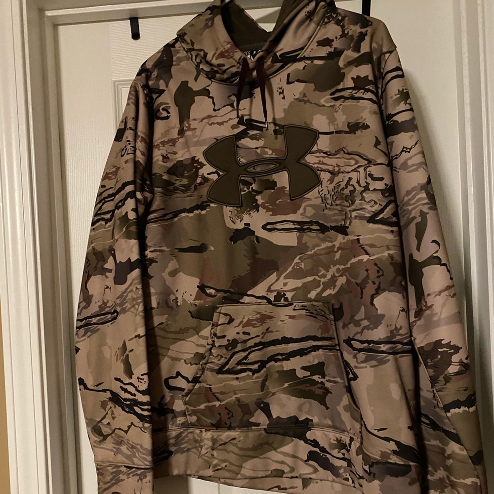 Women’s xxl under armour hoodie camo